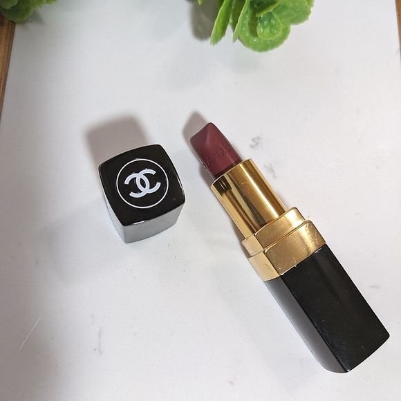 CHANEL Other - Chanel Rouge CoCo 438 Suzanne